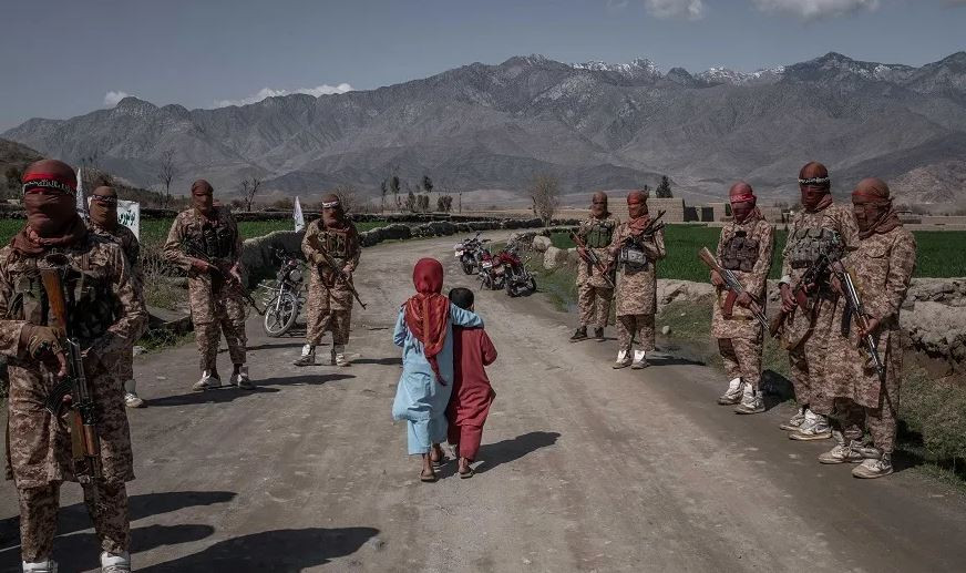 अफगानिस्तानमा रेडियो सम्पादकको हत्या, एक पत्रकारलाई बन्धक बनाइयो 