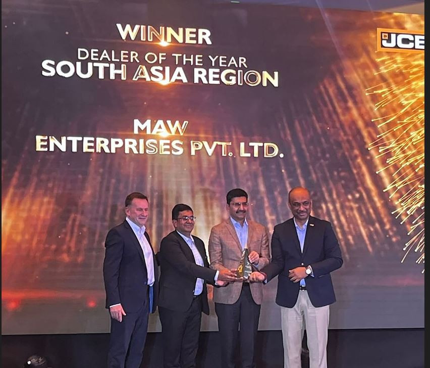 मोरङ अटो वर्क्स - जेसीबी Best South Asia Region Dealers Award 2023 द्वारा सम्मानित