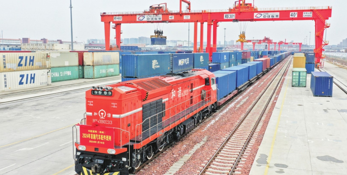 चीन–युरोप मालवाहक रेल सेवा समृद्ध बन्दै, युरोपेली देशहरूमा चिनियाँ सामग्रीको ढुवानी बढ्दै