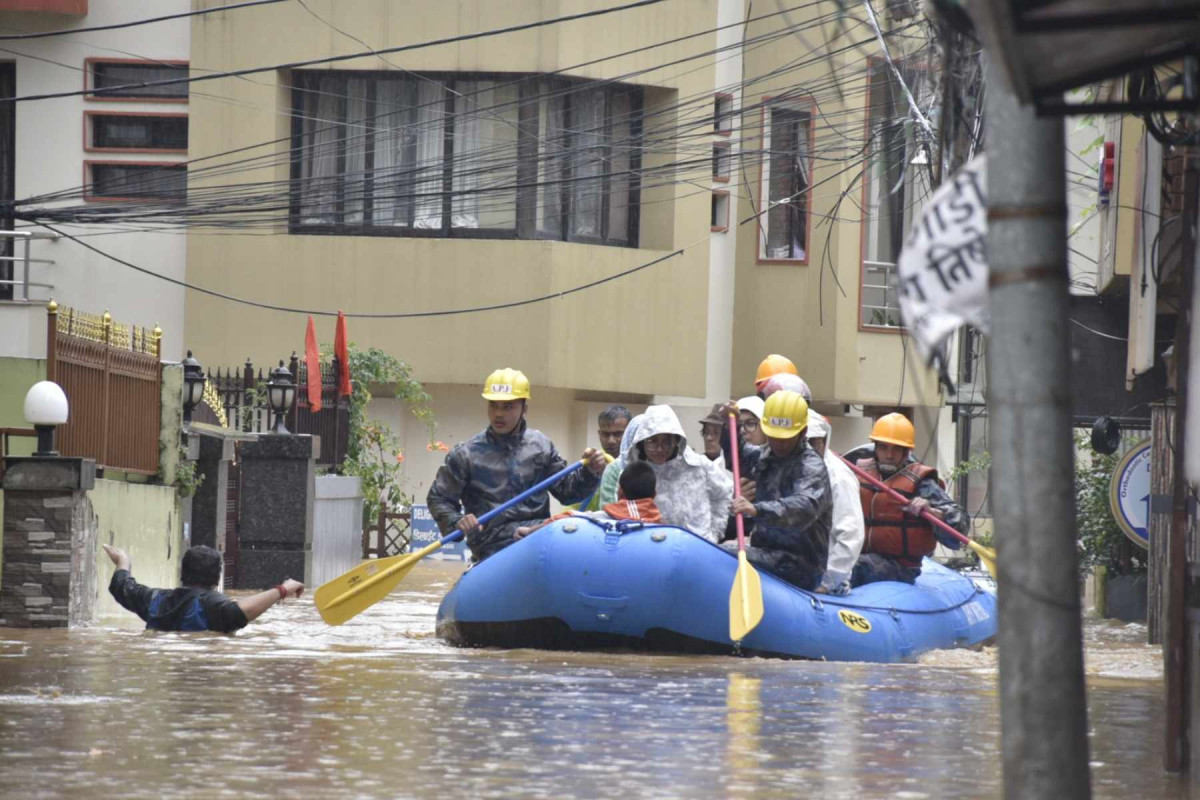 shasastra -police - flood ashoj (8).jpg