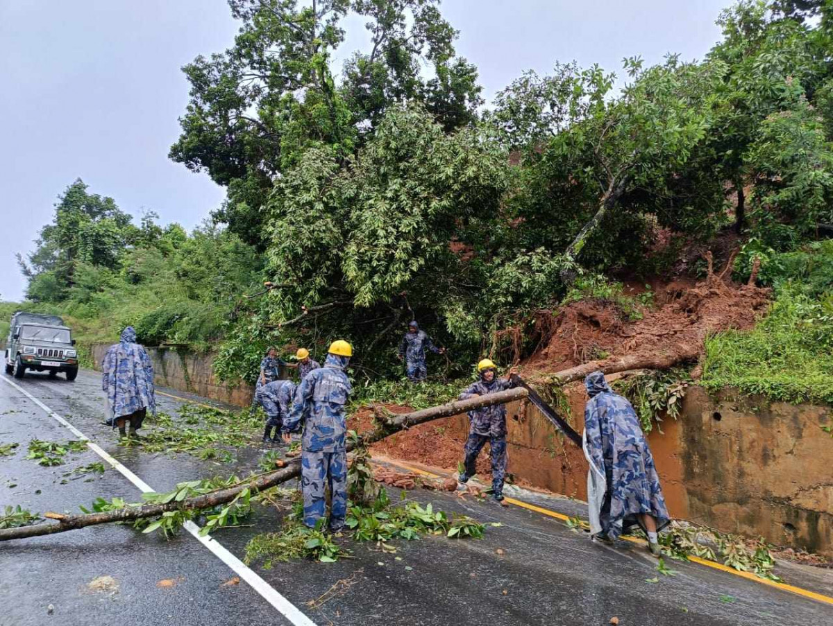 shasastra -police - flood ashoj (4).jpg