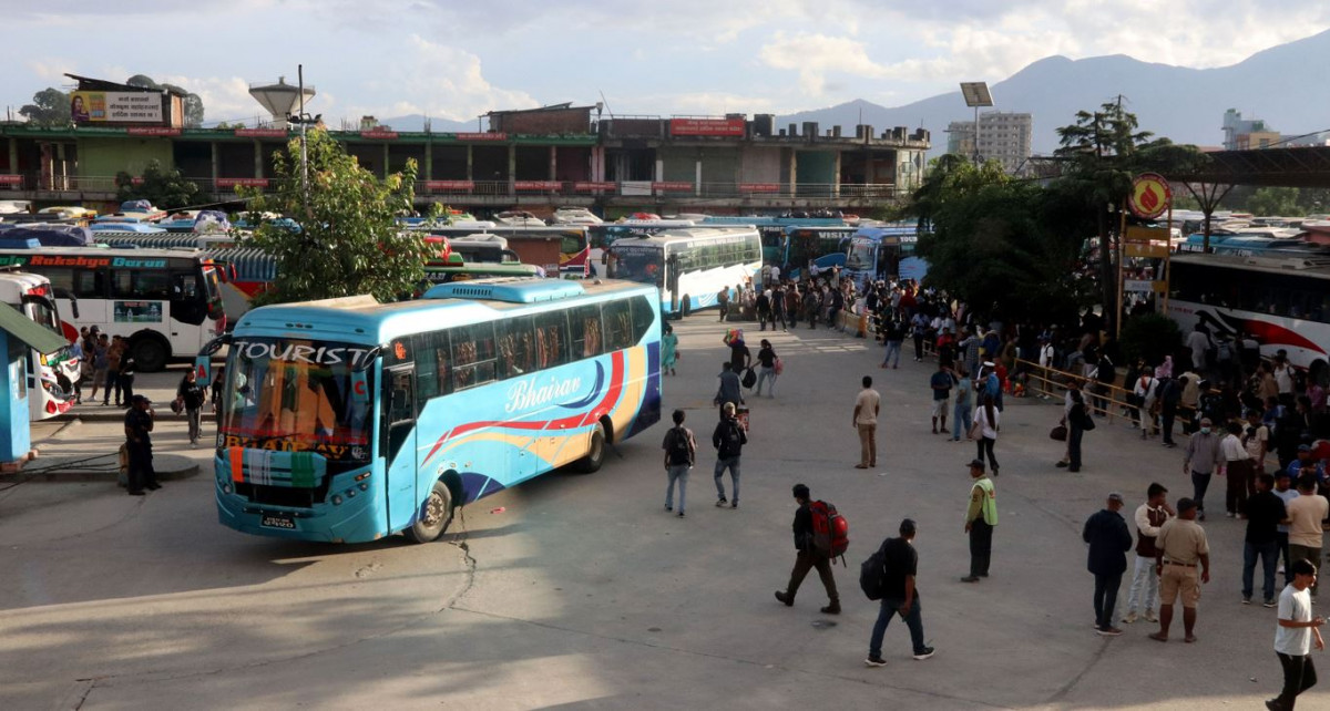 काठमाडौँ उपत्यकाबाट दैनिक एक लाख मानिस बाहिरिँदै